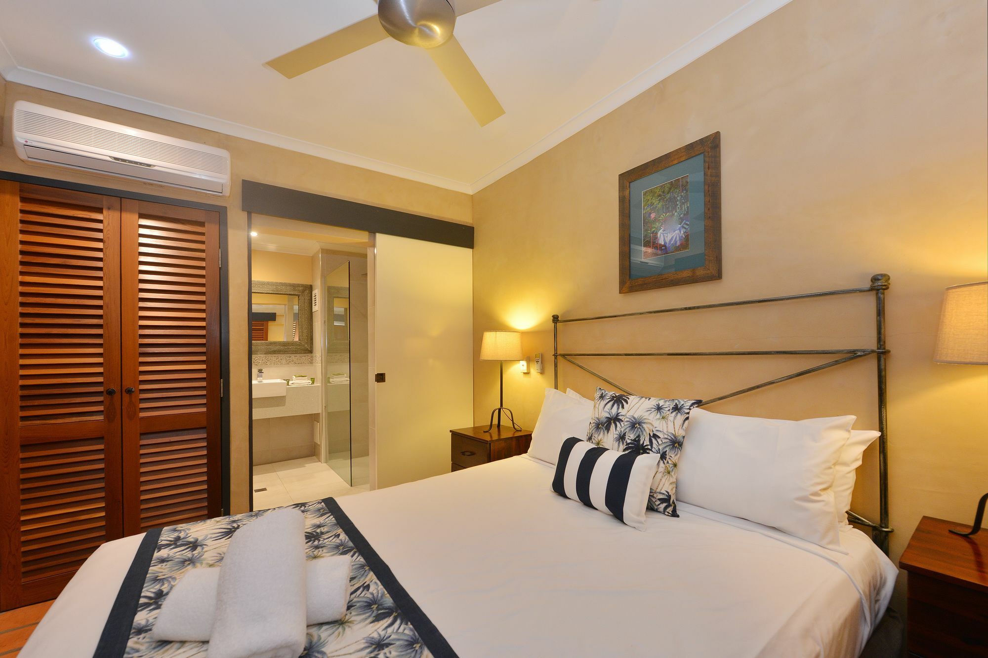 Seascape Apartments At Villa San Michele Port Douglas Exterior foto